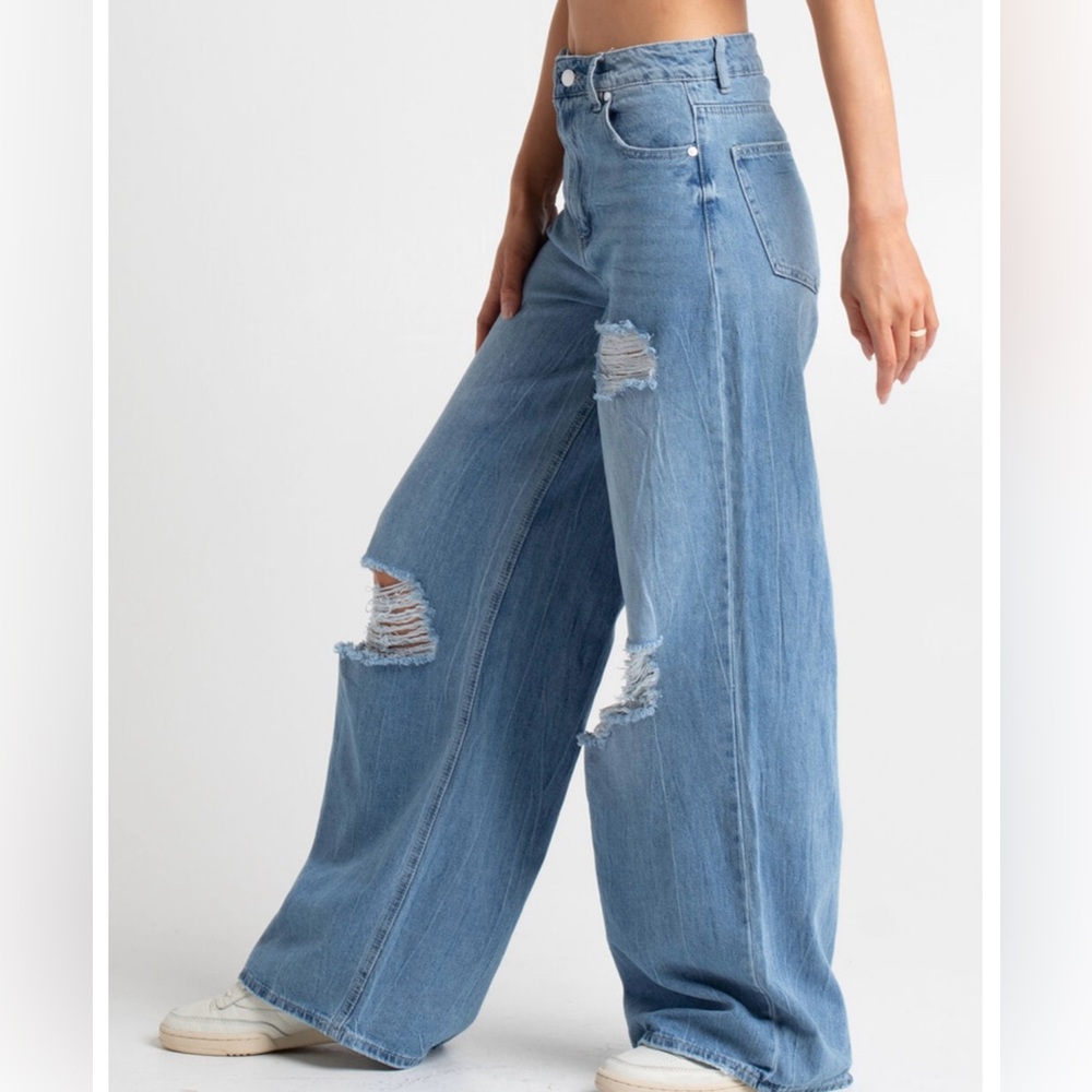 Almost Famous Ultra High Rise Wide Leg Jeans NWT - Picture 3 of 8